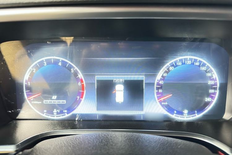 Used Beijing Auto BJ40 2018 PLUS 2.3T Automatic Four-Wheel Drive Flagship Version China V Emission Standard
