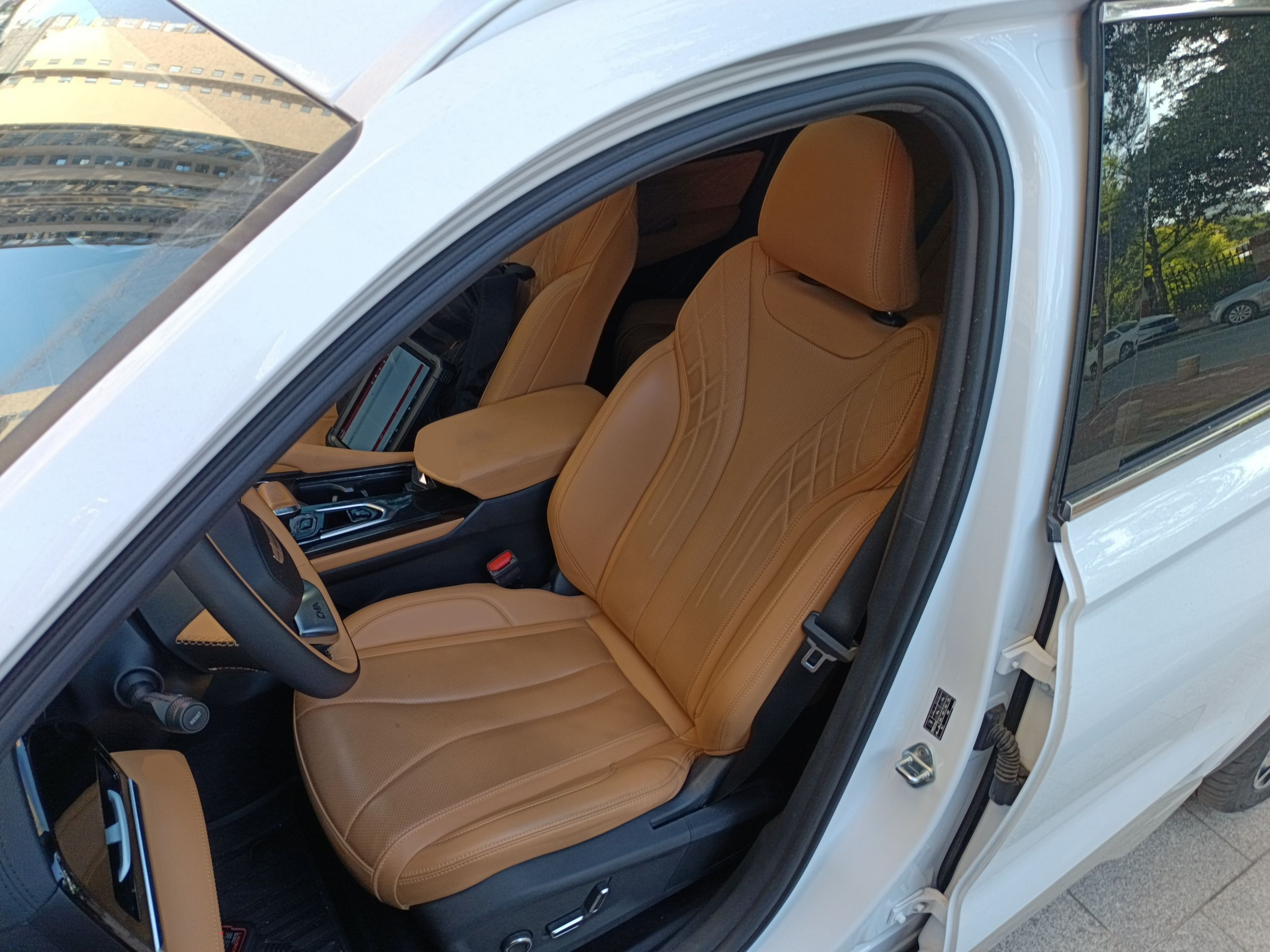 Переднее сиденье в автомобиле