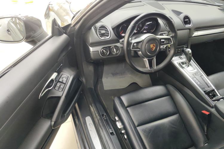 Used Porsche 718 2018 Cayman 2.0T
