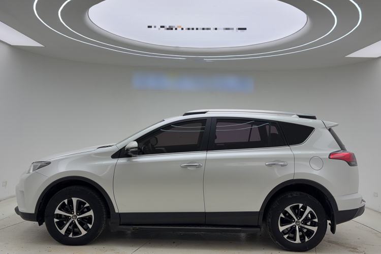 Used Toyota RAV4 2016 2.0L CVT Two-Wheel Drive Comfort Edition China V Standard