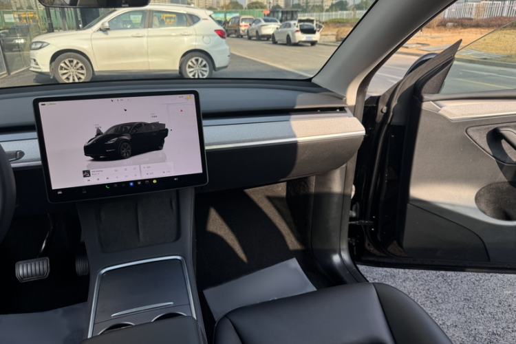 Used Tesla Model Y 2023 Rear-Wheel-Drive Version