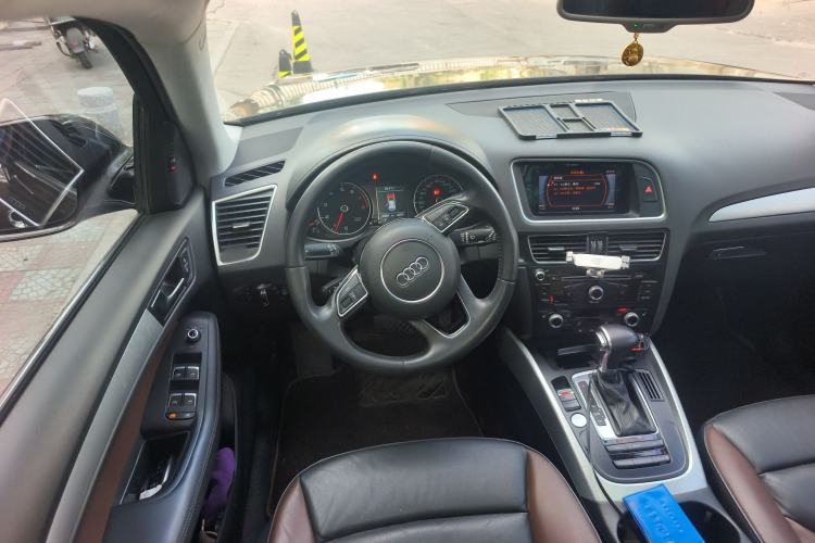 Used Audi Q5 2018 Collector's Edition 40 TFSI Technology Model