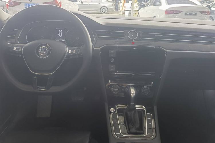 Used Volkswagen Magotan 2019 330TSI DSG Luxury Model China V Standard
