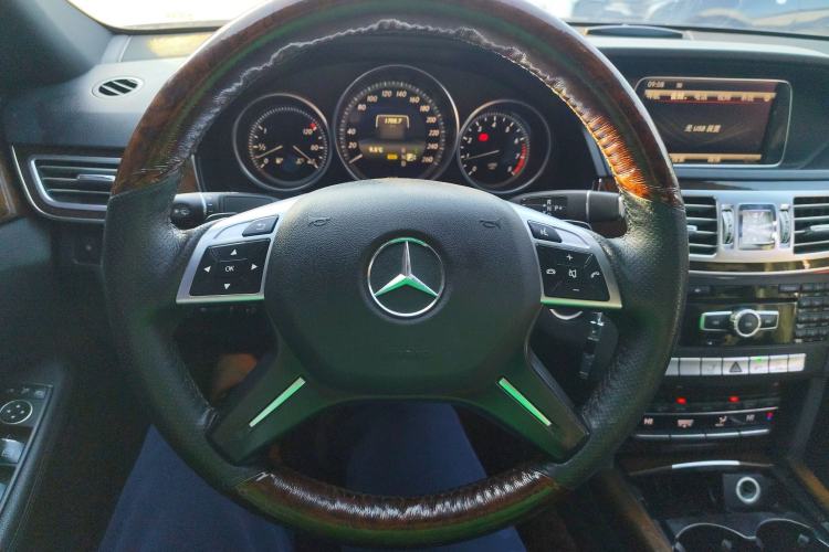 Used Mercedes-Benz E-Class 2014 E 260 L
