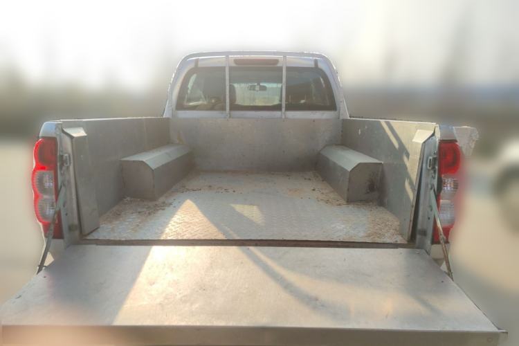 Used Great Wall Wingle 5 2017 2.0T European-spec Diesel Two-Wheel-Drive Entry-Level Big Double-Cab GW4D20D