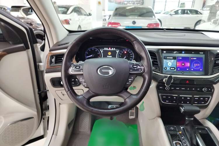 Used GAC Trumpchi GS8 2017 320T Two-Wheel Drive Luxury Smart Connectivity Version (7 Seats)
