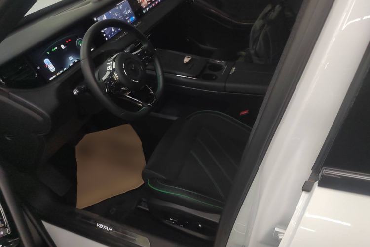 Used VOYAH FREE 2025 318 259 km All-Wheel-Drive Exploration Edition
