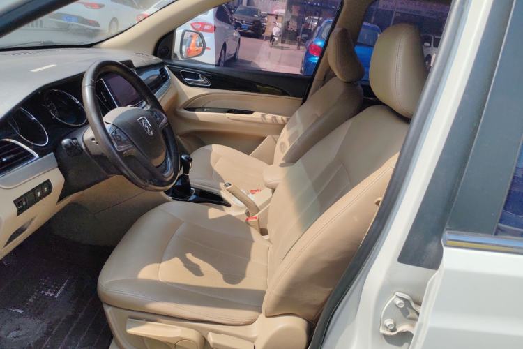 Used Baojun 730 2016 1.5L Manual Luxury Edition 7 Seats
