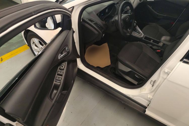 Used Ford Focus 2018 Hatchback Classic 1.6L Automatic Comfort Plus SmartDrive Edition
