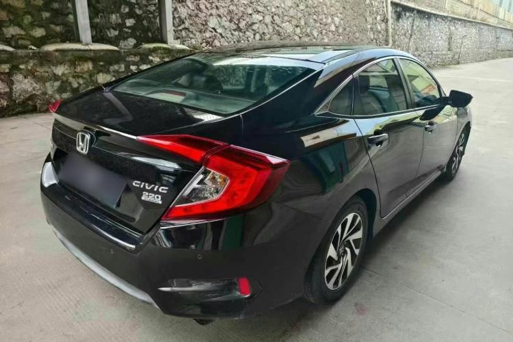 Used Honda Civic 2016 220TURBO CVT Luxury Edition
