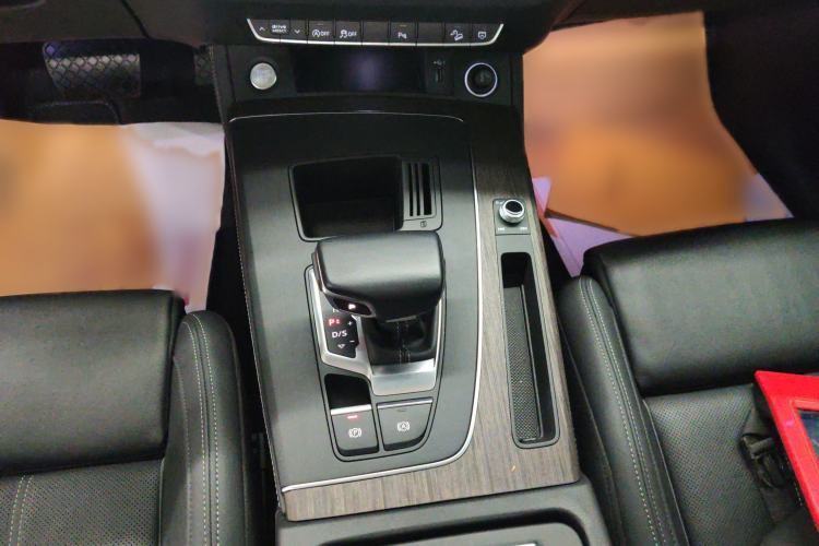 Used Audi Q5L 2022 40T Fashionable and Elegant Model
