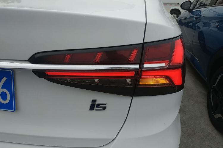 Used Roewe i5 2021 1.5L CVT Platinum Edition