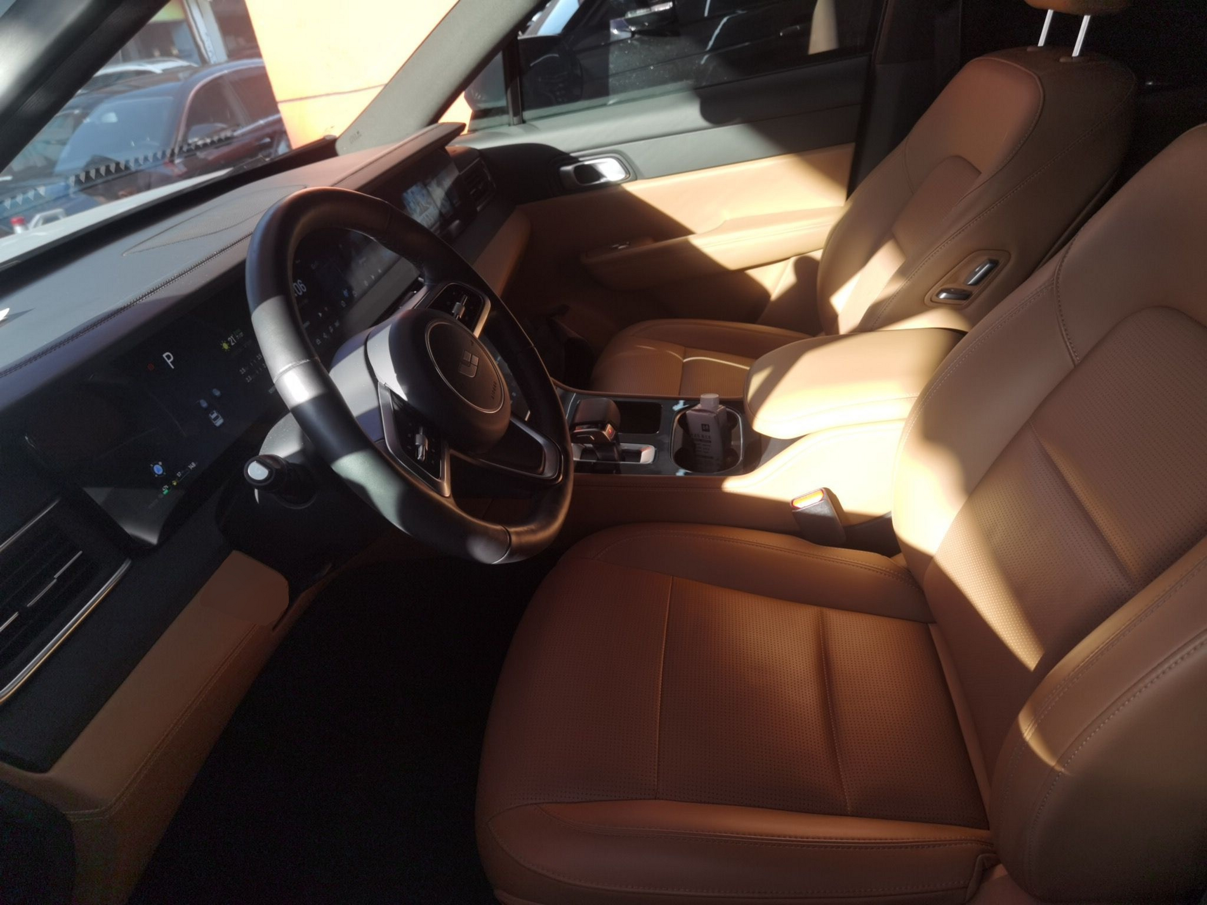 Переднее сиденье в автомобиле