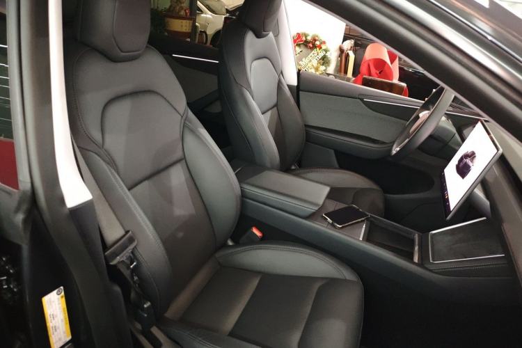 Used Tesla Model Y 2025 Rear-Wheel-Drive Version
