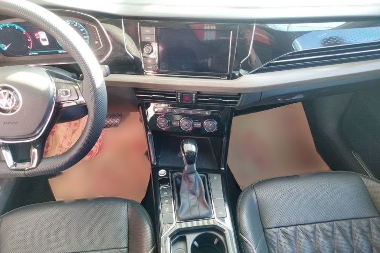 Used Volkswagen Passat 2019 330TSI Luxury Edition China VI Standard
