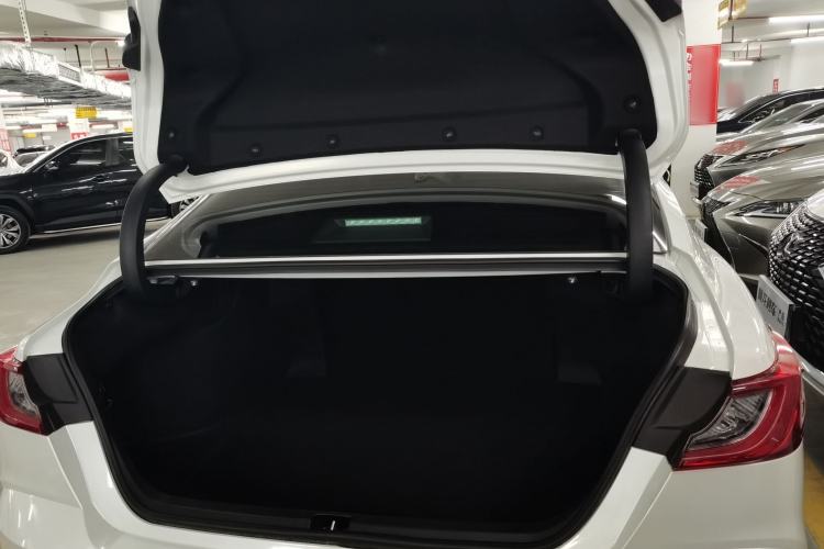 Used Toyota Camry 2024 Dual-Motor 2.0 HGVP Luxury Edition
