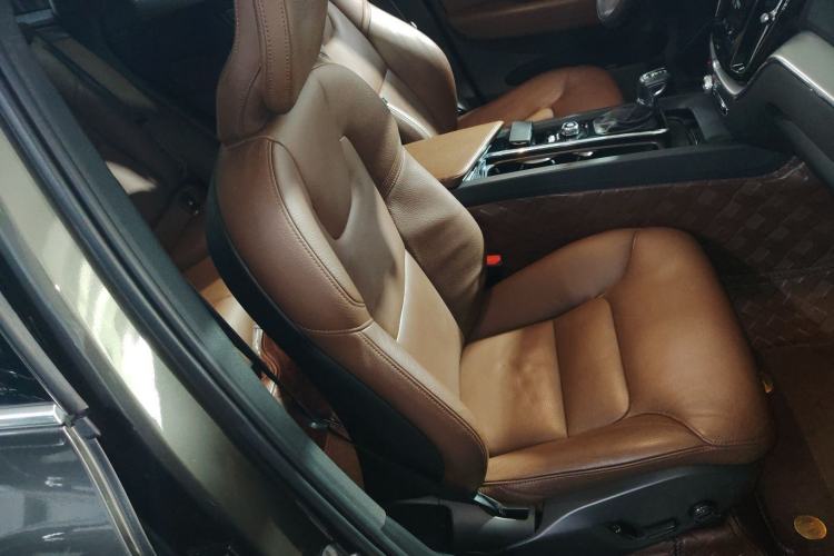 Used Volvo XC60 2019 T5 4x4 Zhiyuan Edition China VI Standard