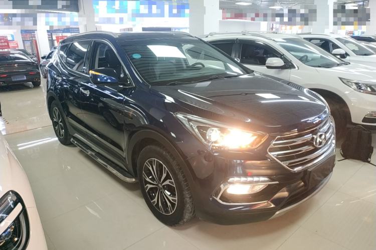 Used Hyundai Santa Fe 2017 2.0T Automatic Two-Wheel Drive Smart Version 7 Seats