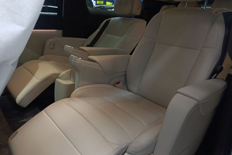 Used Li Auto MEGA 2024 Ultra Model
