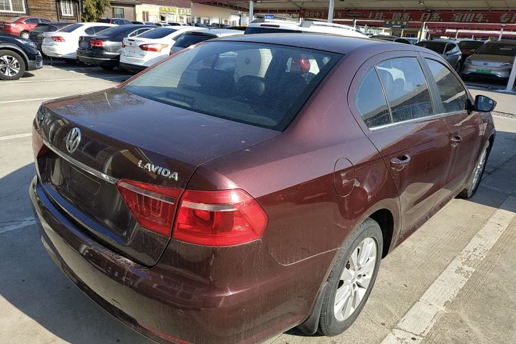 Used Volkswagen Lavida 2013 Restyled Classic 1.6L Manual Comfort Edition