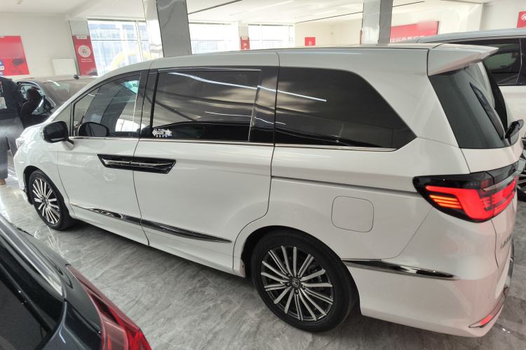 Used Honda Elysion 2022 2.0L eHEV Luxury Edition
