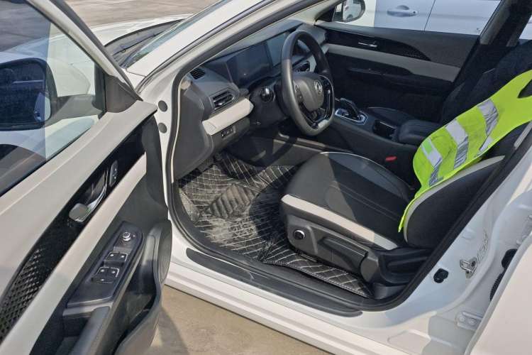 Used Dongfeng Aeolus E70 2021 Revised Version 360H Battery-Swap Edition
