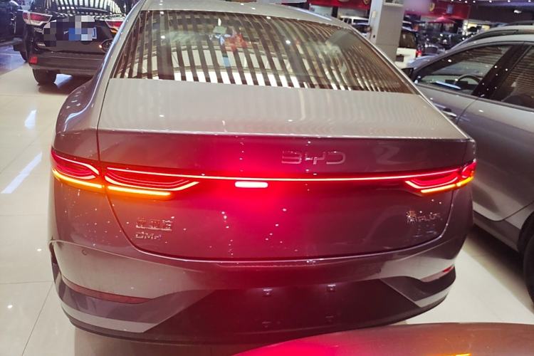 Used BYD Qin PLUS 2025 DM-i Smart Drive 55KM Leading Model
