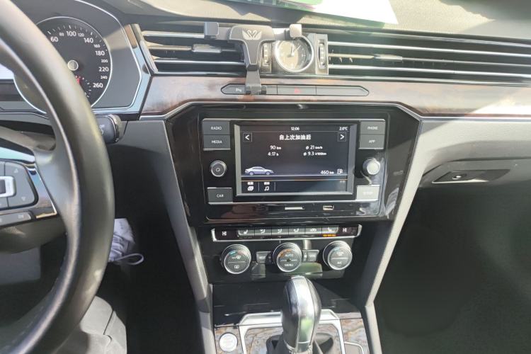 Used Volkswagen Magotan 2018 330TSI DSG Luxury Model
