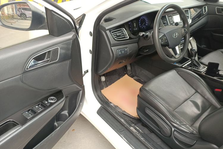 Used Hyundai Mistra 2014 1.8L Automatic Smart GLS
