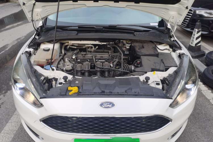 Used Ford Focus 2015 Hatchback 1.6L Automatic Fashion Edition
