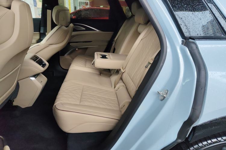 Used Cadillac LYRIQ 2022 Four-Wheel-Drive High-Performance Deluxe Edition