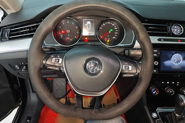 Used Volkswagen Magotan 2017 280TSI DSG Leading Edition
