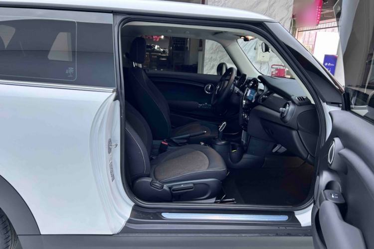 Used  MINI 2023 1.5T ONE
