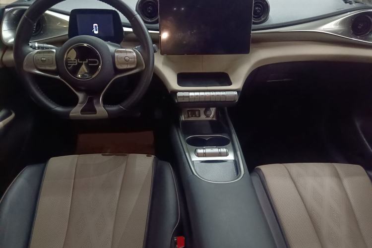 Used BYD Dolphin 2023 420 km Free Version
