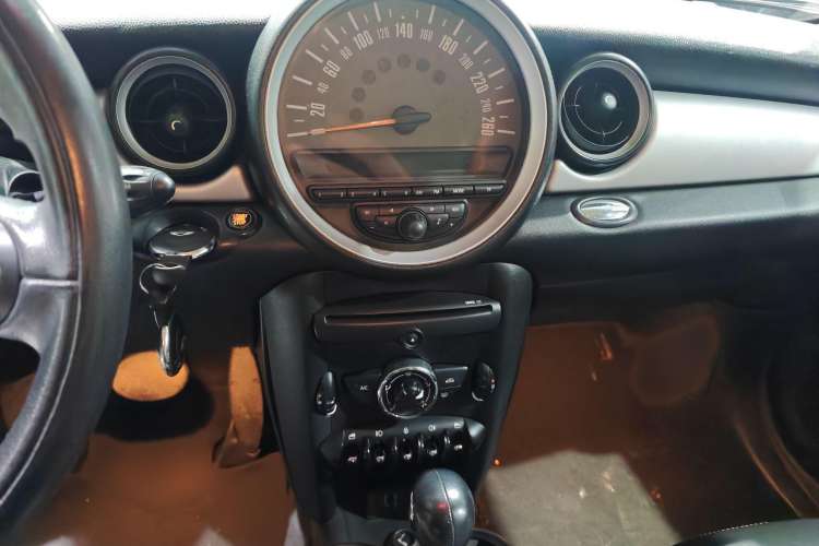 Used  Clubman 2011 1.6L ONE
