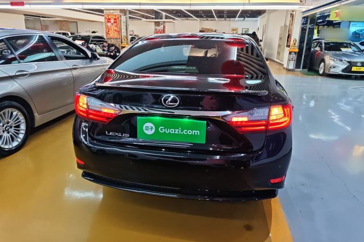 Used Lexus ES 2016 200 Midnight Special Limited Edition
