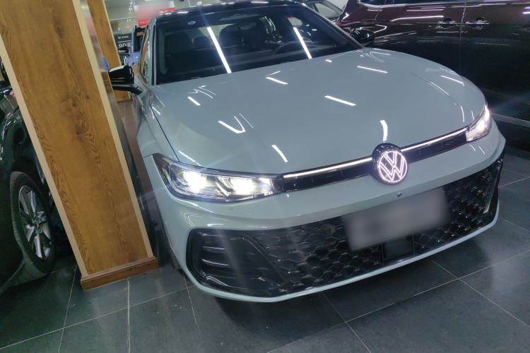 Used Volkswagen Passat 2025 Pro 380TSI Starry Dragon Luxury Edition