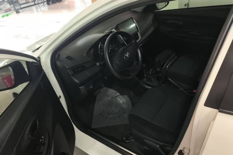 Used Toyota YARiS L 2016 Revised 1.5E CVT Charming Edition
