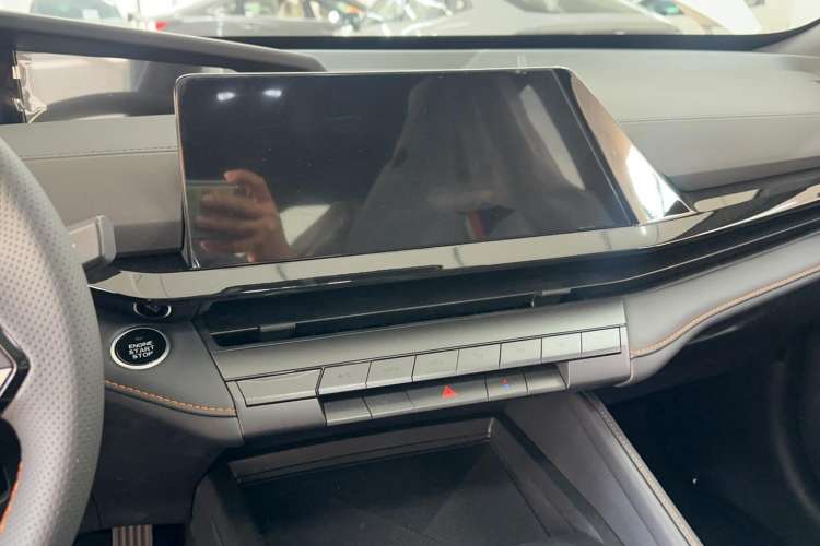 Used Changan UNI-V 2024 1.5T Luxury Edition
