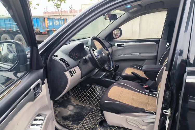 Used Mitsubishi Pajero Sport 2013 2.4L Manual Two-Wheel Drive Comfort Edition
