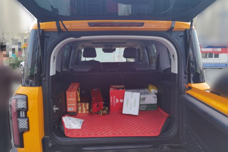 Used BAIC Off-Road BJ40 2024 2.0T All-New Urban Hunter Edition Chivalrous Style
