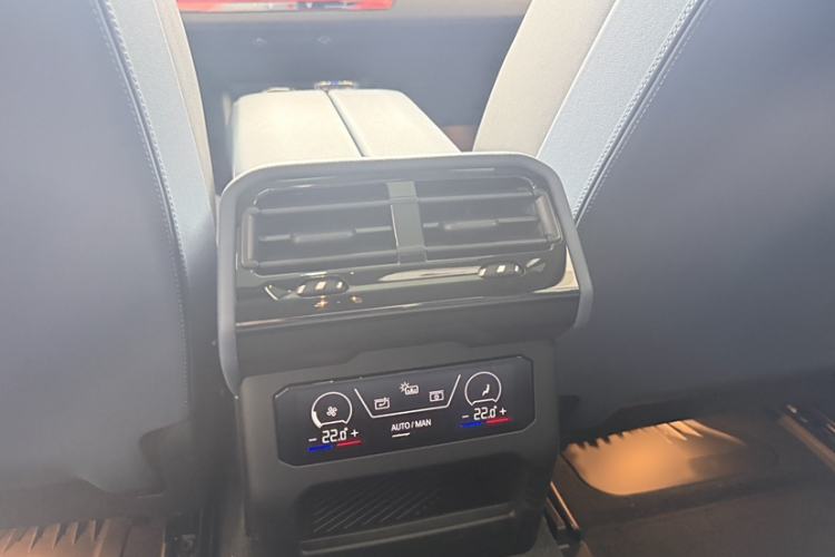 Used BMW i5 2024 eDrive 35L Luxury Model with M Sport Package
