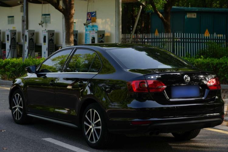 Used Volkswagen Sagitar 2013 2.0 TSI GLI
