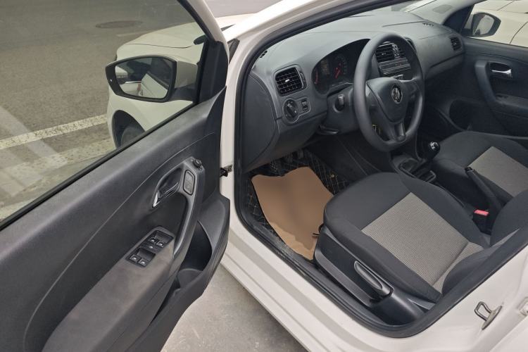 Used Volkswagen Polo 2016 1.4L Manual Fashion Model