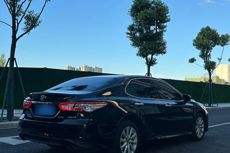 Used Toyota Camry 2018 2.0G Luxury Edition
