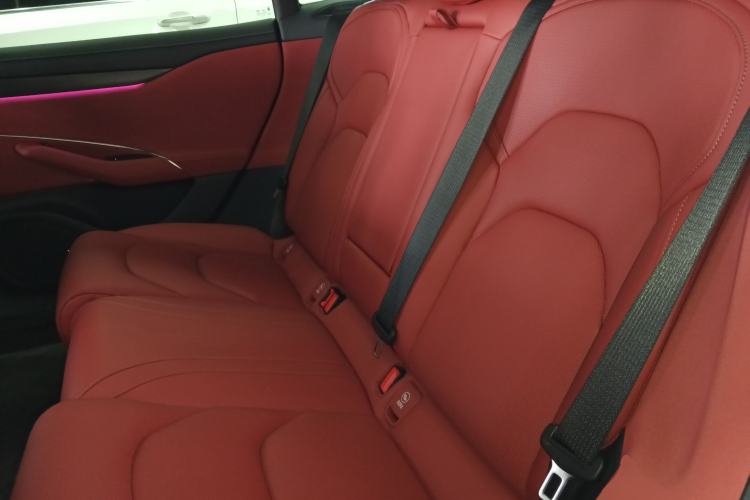 Used  SU7 2024 Rear-Drive Ultra-Long Range Advanced Pro-Level Intelligent Driving Version
