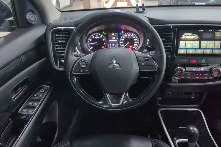 Used Mitsubishi Outlander 2020 2.0L Two-Wheel Drive Enjoyment Version 5 Seats
