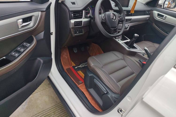 Used FORTHING Joyear X5 2017 Jingxiang Series 1.5T Manual Luxury Model
