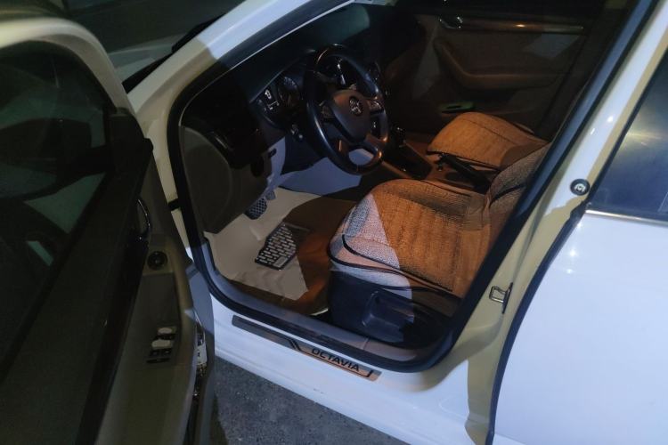 Used Skoda Octavia 2015 1.6L Automatic Yijun Edition