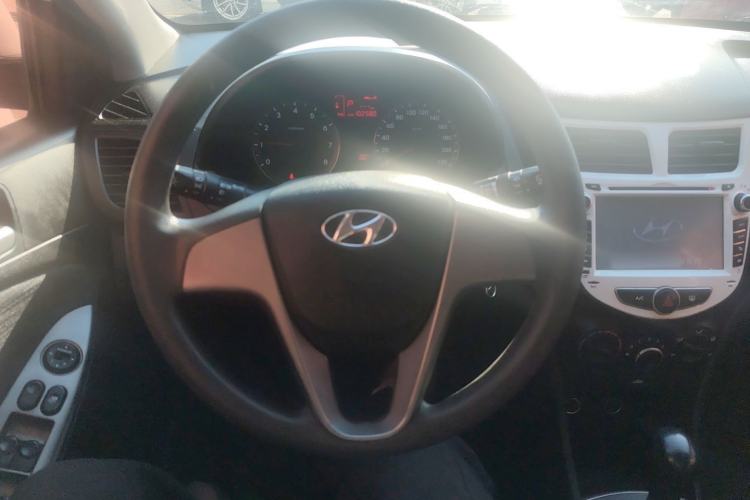 Used Hyundai Verna Ray 2014 1.4L Automatic GLX